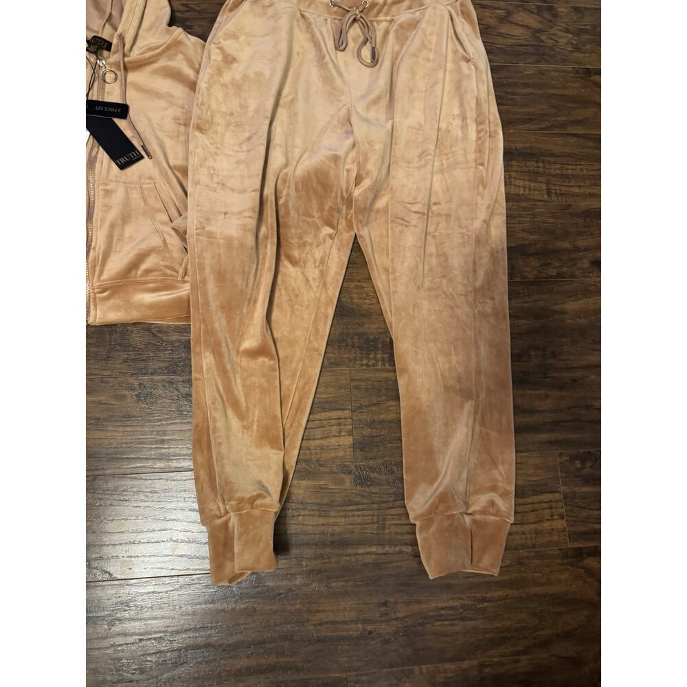TRUTH By REPUBLIC mocha mousse Brown 2 Piece Velvet tracksuit Joggers Sz:XS - Picture 2 of 11